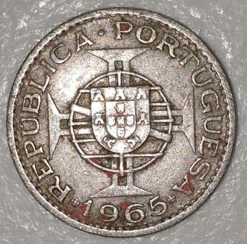 1965 - 2.5 ESCUDOS - MOCAMBIQUE - MOZAMBIQUE - (Copper-Nickel)
